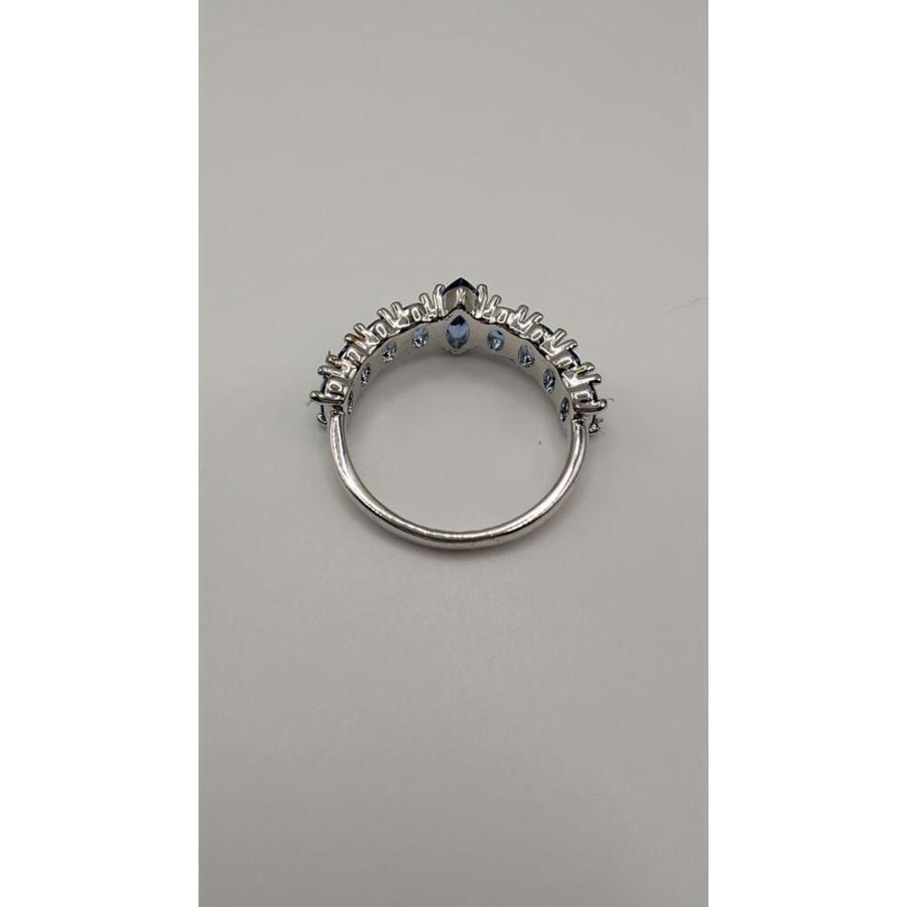 Silver Ring with Blue Gemstones Size 7 - Picture 5 of 8